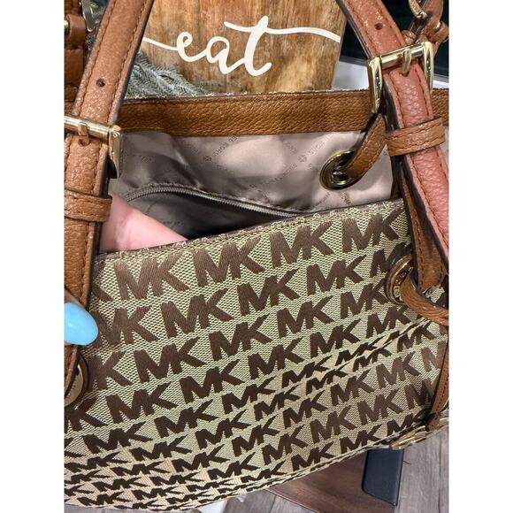 Michael Kors Jet Set Signature Handbag Tote Bag Purse Brown Tan - Picture 7 of 9